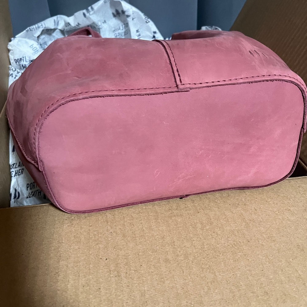 Portland Leather Goods 
Foxglove large Devan. 
New unused - Picture 3 of 4